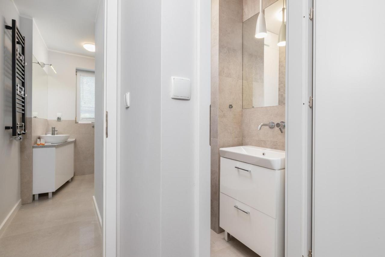 Gdanska Two-Bedroom Apartment Brzezno Beach By Noclegi Renters Exterior foto
